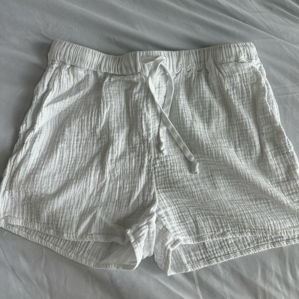 Aritzia Sail Linen Shorts